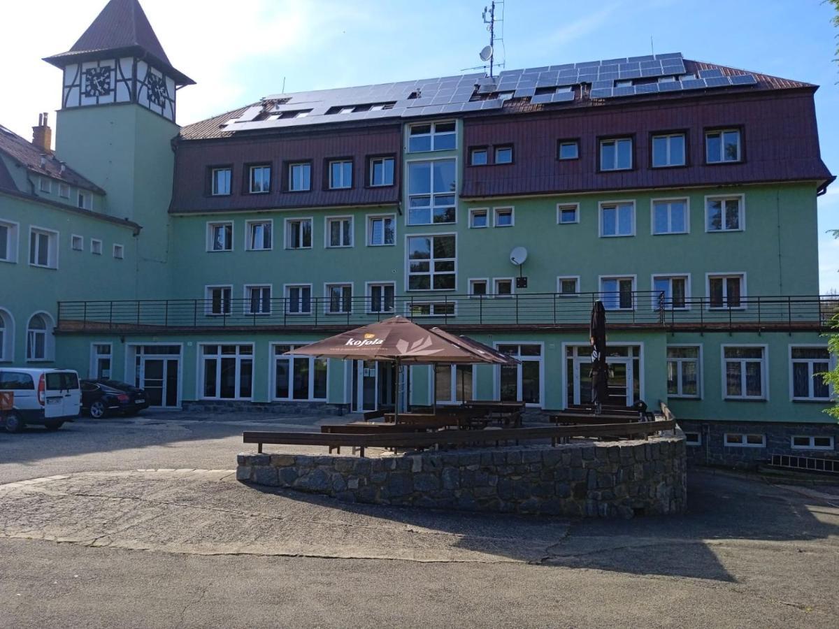 Hotel Forestyma Hodonín 外观 照片
